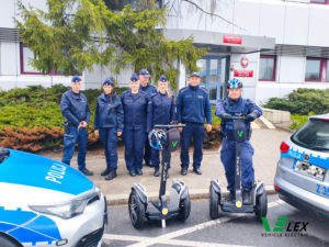 Pojazdy samopoziomujące Policja Okęcie – dostarczyliśmy sprzęt i przeprowadziliśmy szkolenie dla funkcjonariuszy lotniska.